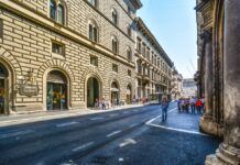 Roma Outlet Village, al via le assunzioni: Recruiting Day per Starbucks e Victoria’s Secret